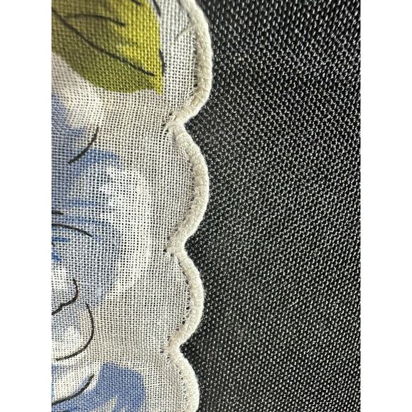 Vintage Dogwood Floral Cluster Blue And White Scalloped Edge Handkerchief 1960s - Picture 4 of 6